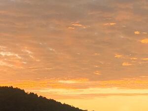 朝焼け： sunrise